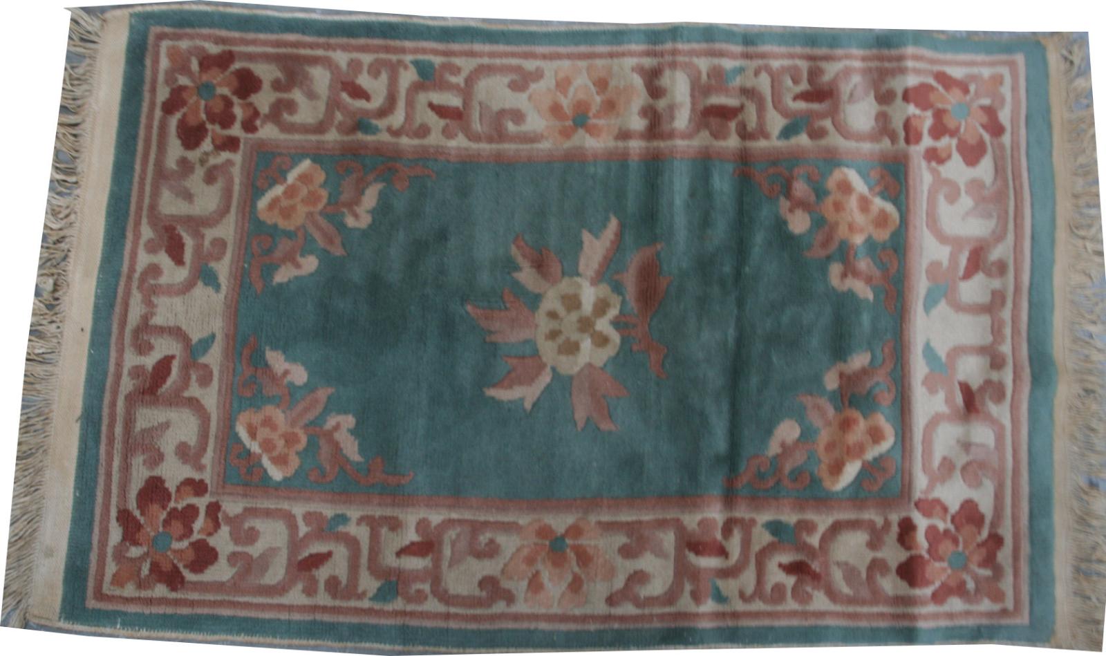 starožitný čínský koberec